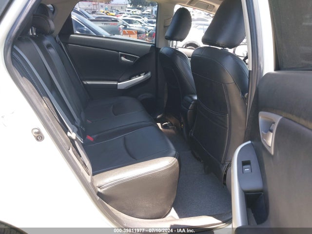 Toyota Prius Three 2015 JTDKN3DU3F1954821 Image 8