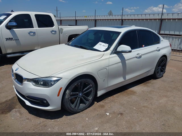 BMW 330e Iperformance 2018 WBA8E1C52JA167549 Image 2
