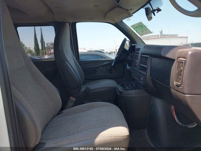 1GBWGRFF4F1188910 Chevrolet Express 2500 Lt