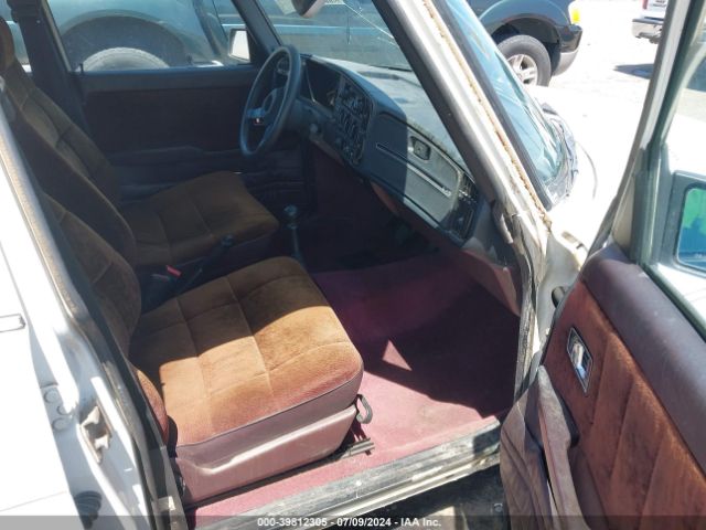 1982 SAAB 900 YS3AT44S9C1019846 Photo 4