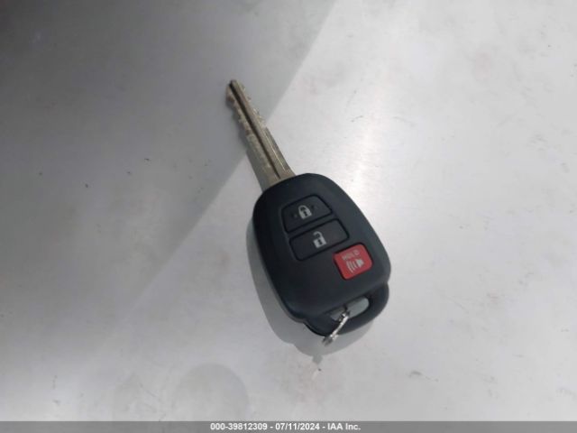 7MUAAAAG0PV058836 Toyota Corolla Cross L