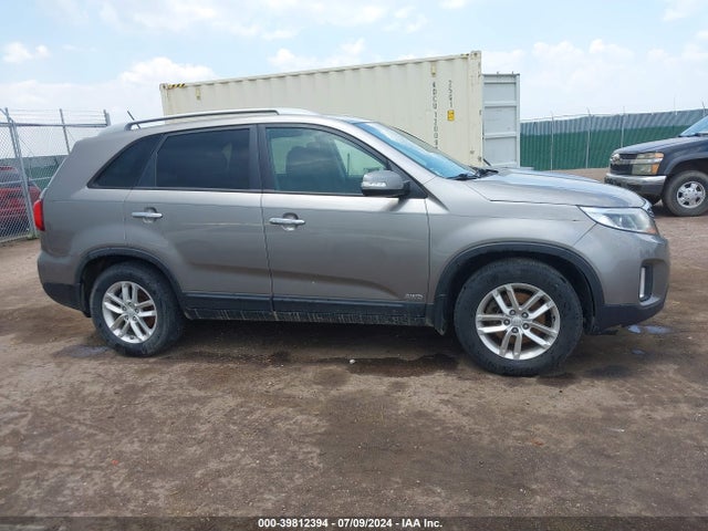 KIA Sorento Lx V6 2015 5XYKTDA74FG611624 Image 13