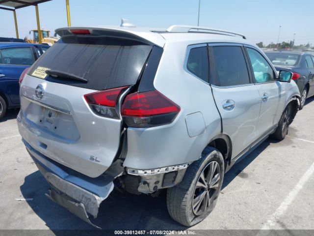 5N1AT2MT7JC738031 Nissan Rogue Sl