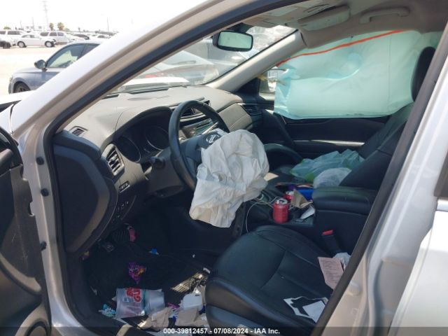 5N1AT2MT7JC738031 Nissan Rogue Sl