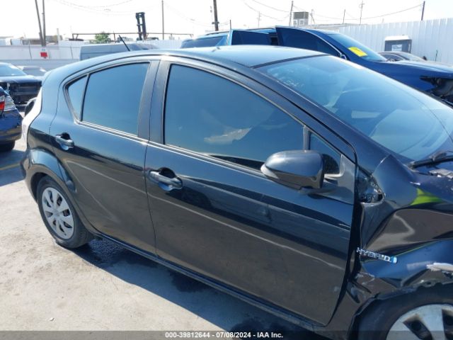 JTDKDTB35E1562306 Toyota Prius C One