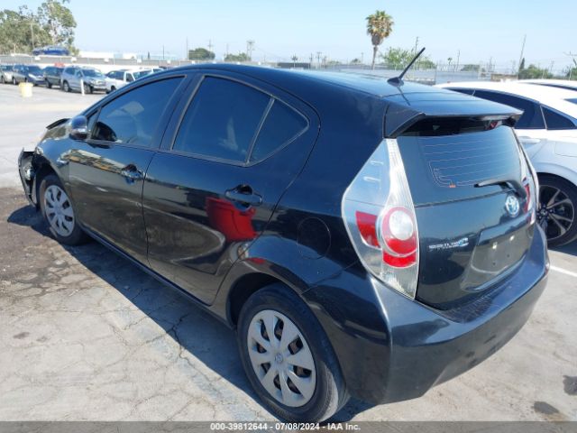 JTDKDTB35E1562306 Toyota Prius C One
