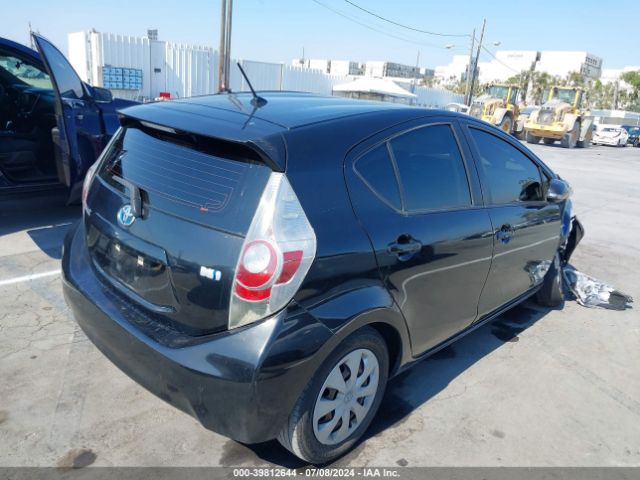JTDKDTB35E1562306 Toyota Prius C One