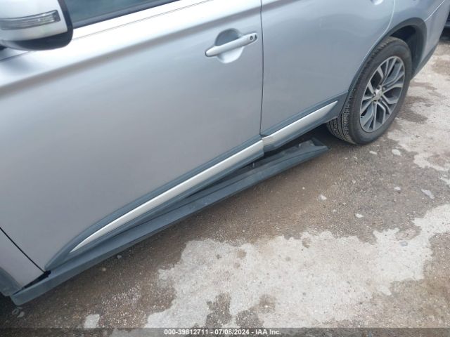 JA4AD3A31GZ020213 Mitsubishi Outlander Se