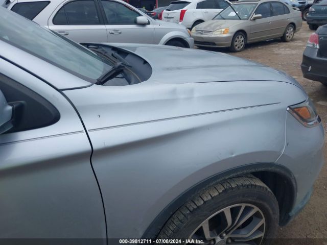 JA4AD3A31GZ020213 Mitsubishi Outlander Se