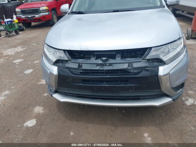 JA4AD3A31GZ020213 Mitsubishi Outlander Se