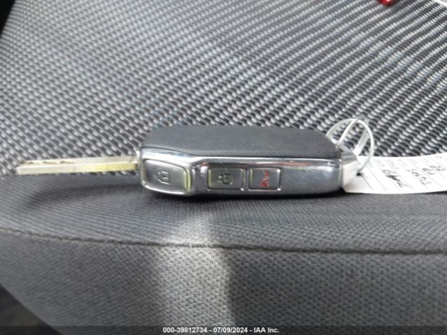 KNDEPCAA8N7279903 KIA Seltos Lx