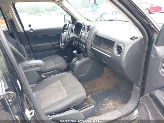 1C4NJPFB0ED586560 Jeep Patriot Latitude