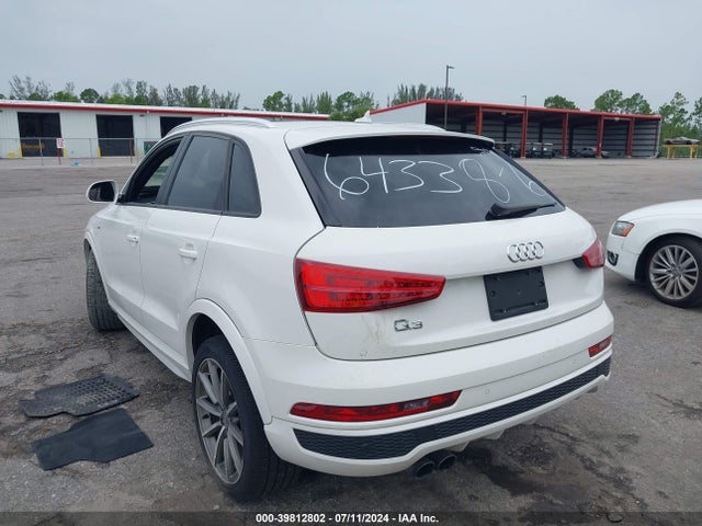 WA1BCCFS8JR016433 Audi Q3 2.0t Premium/2.0t Sport Premium