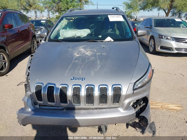 1C4PJLCB7JD563101 Jeep Cherokee Latitude Fwd