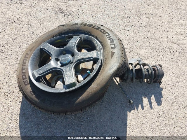 1C4PJLCB7JD563101 Jeep Cherokee Latitude Fwd