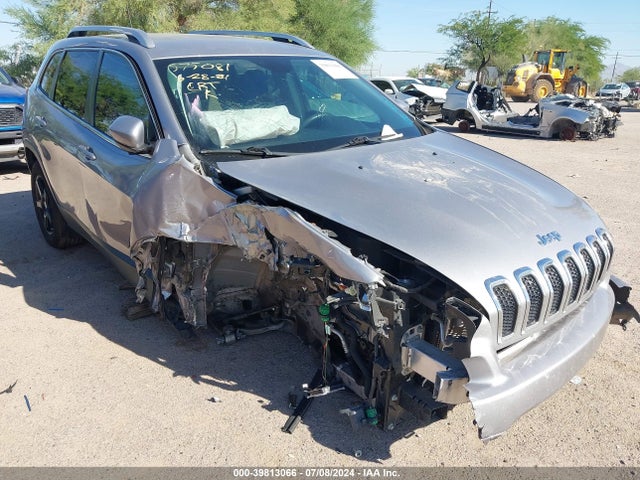 1C4PJLCB7JD563101 Jeep Cherokee Latitude Fwd
