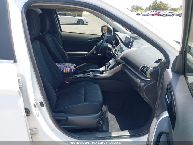 2018 MITSUBISHI ECLIPSE CROSS JA4AT5AA6JZ057407 Photo 4