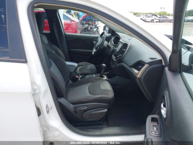 1C4PJLAB1GW229985 Jeep Cherokee Sport