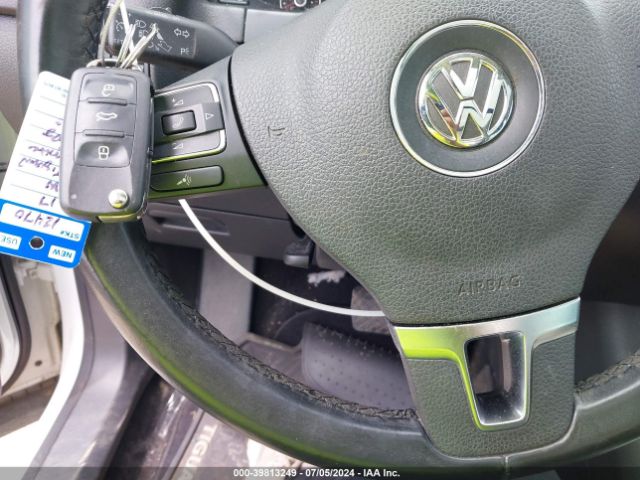 WVGRV7AX2HK021599 Volkswagen Tiguan 2.0t Wolfsburg Edition