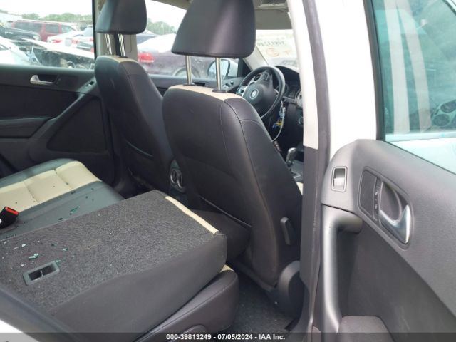 WVGRV7AX2HK021599 Volkswagen Tiguan 2.0t Wolfsburg Edition