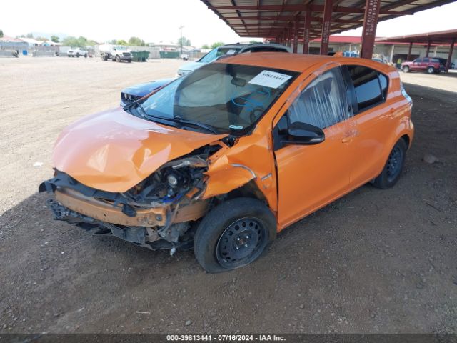 JTDKDTB35F1098127 Toyota Prius C One