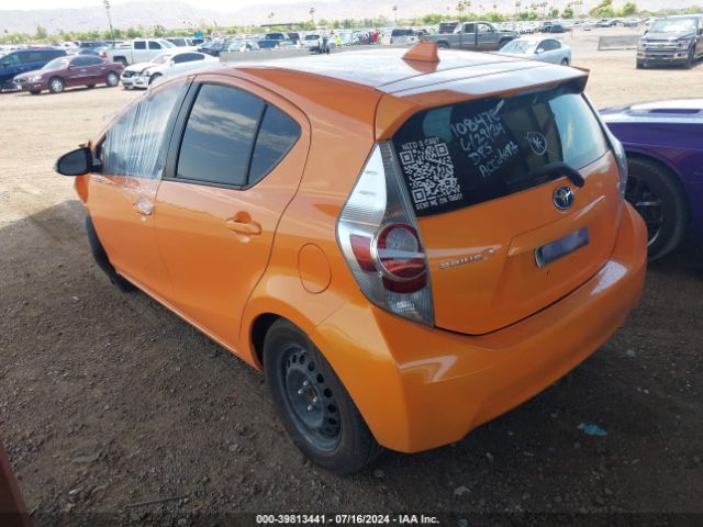 JTDKDTB35F1098127 Toyota Prius C One