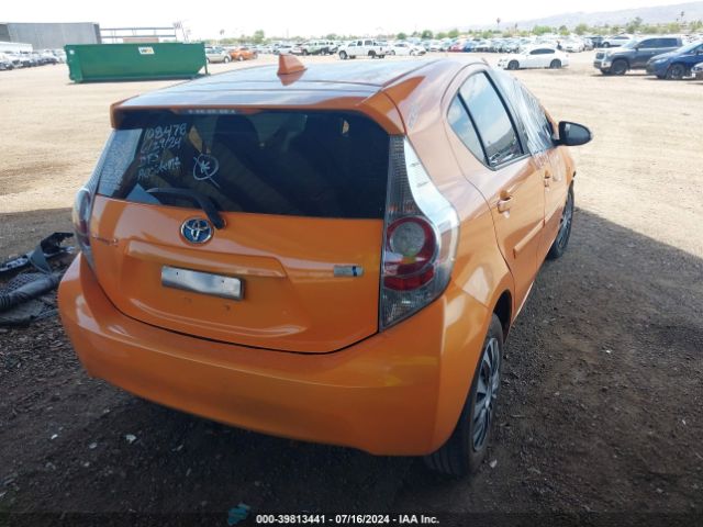 JTDKDTB35F1098127 Toyota Prius C One