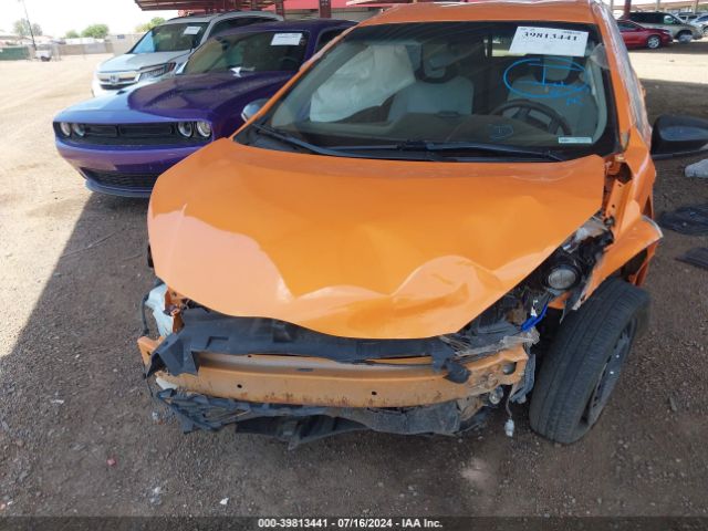 JTDKDTB35F1098127 Toyota Prius C One
