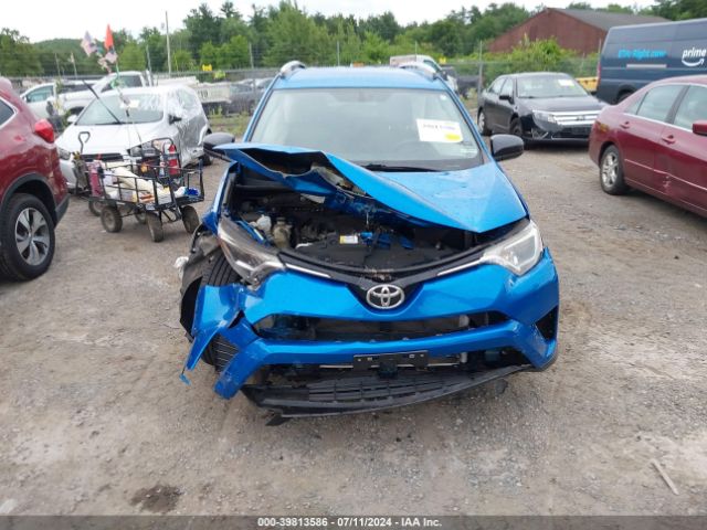 JTMBFREV5GJ078598 Toyota RAV4 LE