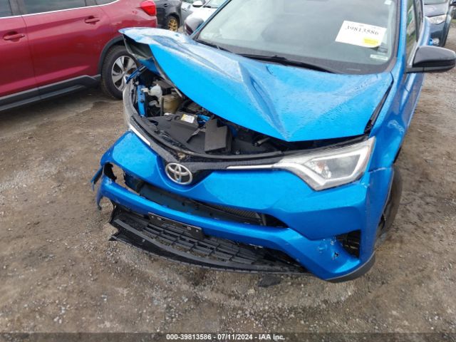 JTMBFREV5GJ078598 Toyota RAV4 LE