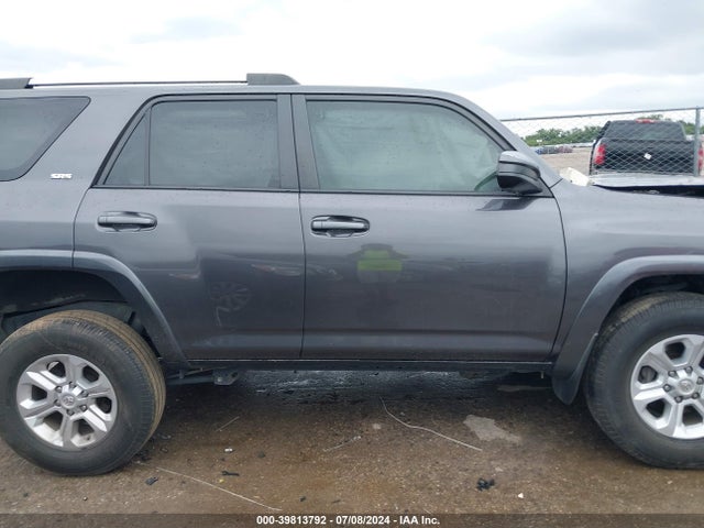 Toyota 4RUNNER SR5 2019 JTEBU5JR4K5667470 Image 13
