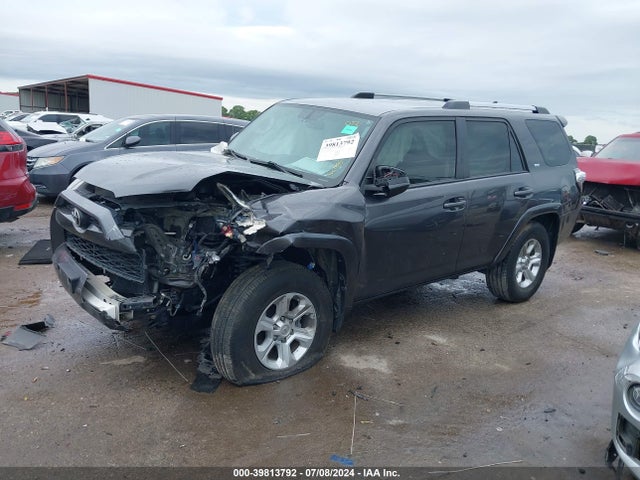 Toyota 4RUNNER SR5 2019 JTEBU5JR4K5667470 Image 2