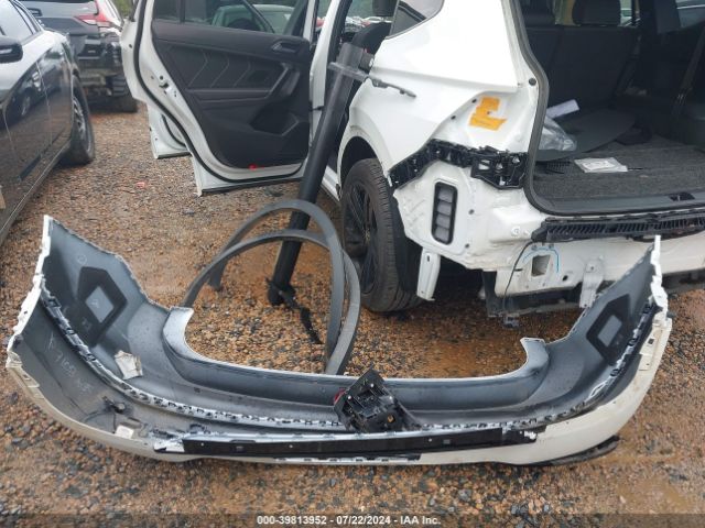 3VVCB7AX6PM053208 Volkswagen Tiguan 2.0t Se R-line Black