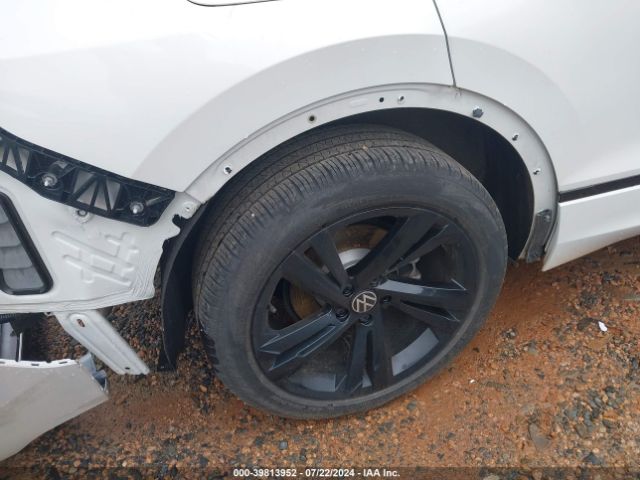3VVCB7AX6PM053208 Volkswagen Tiguan 2.0t Se R-line Black