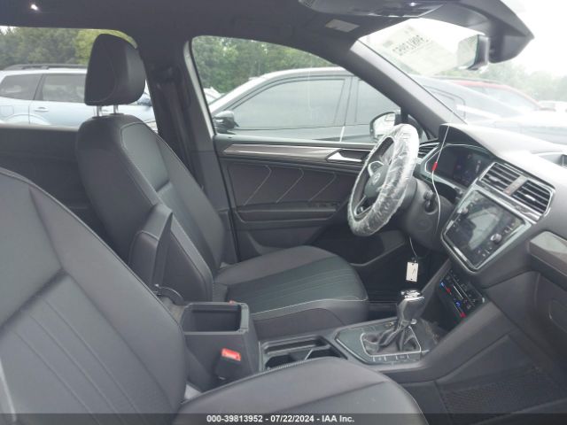 3VVCB7AX6PM053208 Volkswagen Tiguan 2.0t Se R-line Black