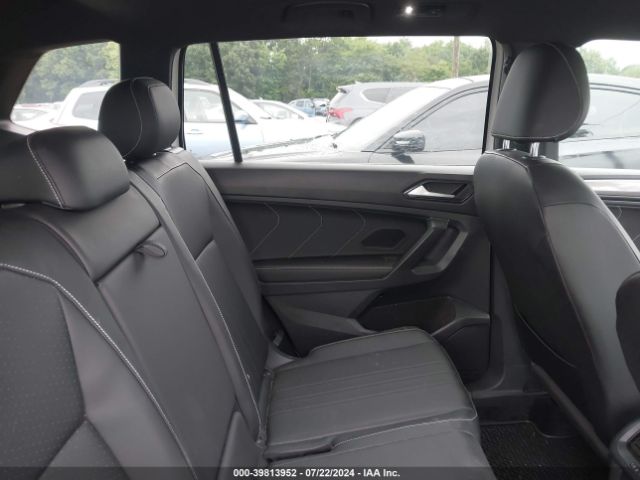 3VVCB7AX6PM053208 Volkswagen Tiguan 2.0t Se R-line Black