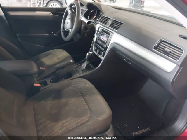 1VWAT7A31GC046276 Volkswagen Passat 1.8t S