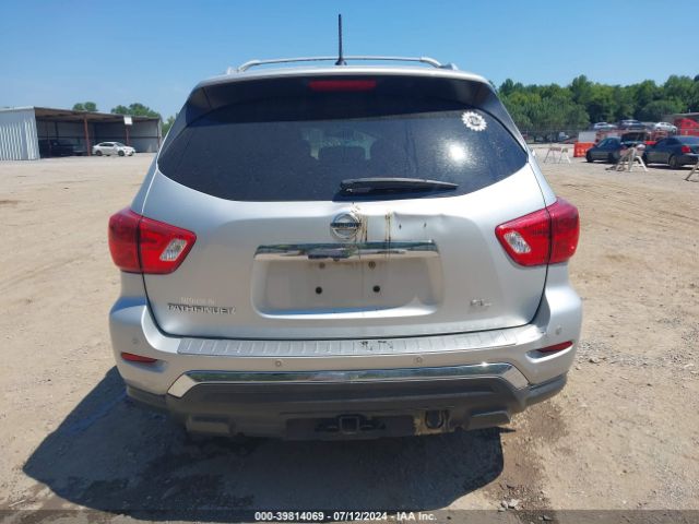 5N1DR2MN2JC658231 Nissan Pathfinder Sl