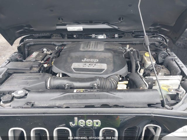 1C4HJWEG7HL505956 Jeep Wrangler Unlimited Sahara 4x4