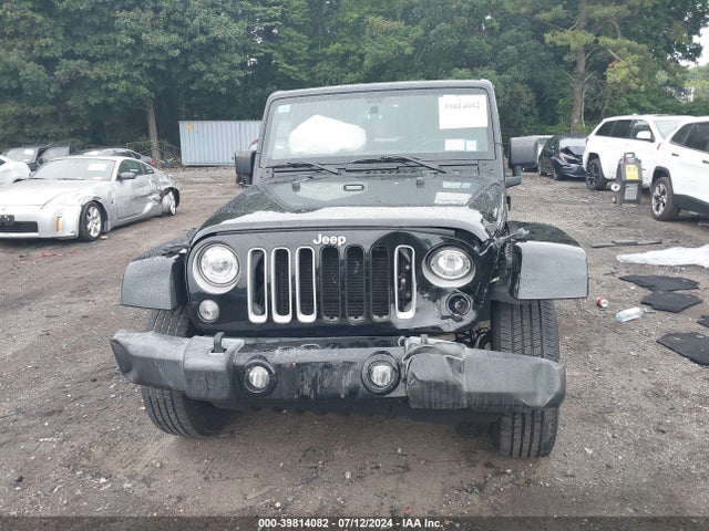 1C4HJWEG7HL505956 Jeep Wrangler Unlimited Sahara 4x4