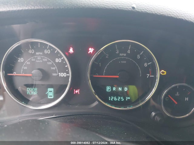 1C4HJWEG7HL505956 Jeep Wrangler Unlimited Sahara 4x4