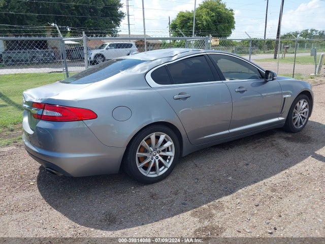 2013 JAGUAR XF SAJWA0ES5DPS98660 Photo 3