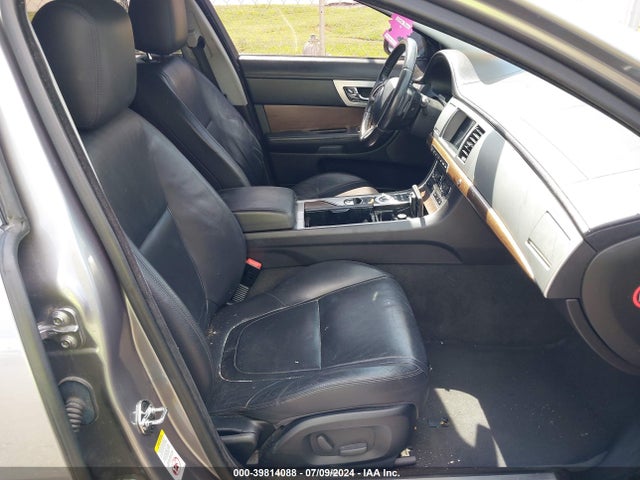 2013 JAGUAR XF SAJWA0ES5DPS98660 Photo 4