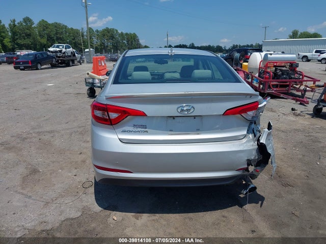 Hyundai SONATA SE 2015 5NPE24AF7FH156221 Image 16