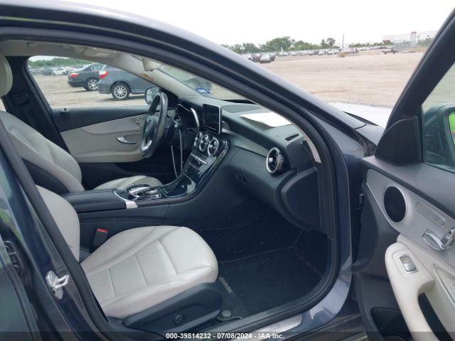 55SWF4JB8FU055966 Mercedes-Benz C 300 Luxury/sport