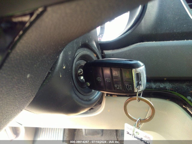 KIA SEDONA LX 2016 KNDMB5C1XG6190877 Image 11