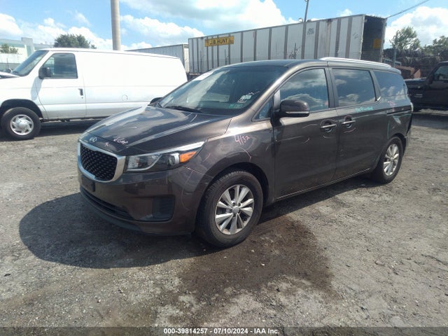 KIA SEDONA LX 2016 KNDMB5C1XG6190877 Image 2