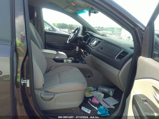 KIA SEDONA LX 2016 KNDMB5C1XG6190877 Image 5