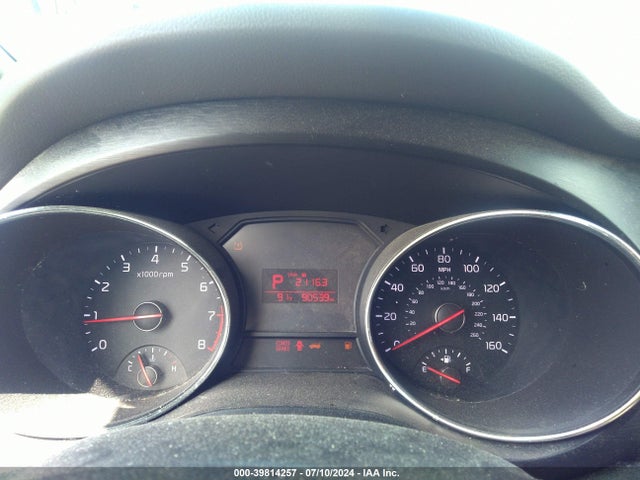KIA SEDONA LX 2016 KNDMB5C1XG6190877 Image 7