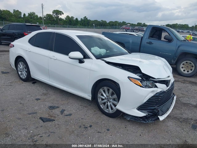 Toyota CAMRY LE 2020 4T1C11AK5LU923700 Image 1